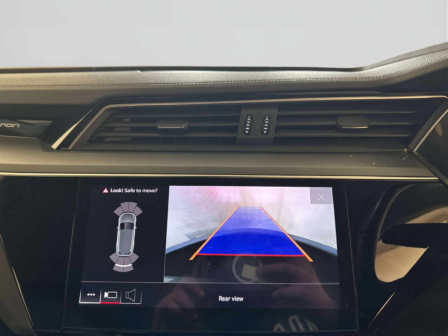 Used Audi e-tron 2020 for sale - 78152347: Photo 22