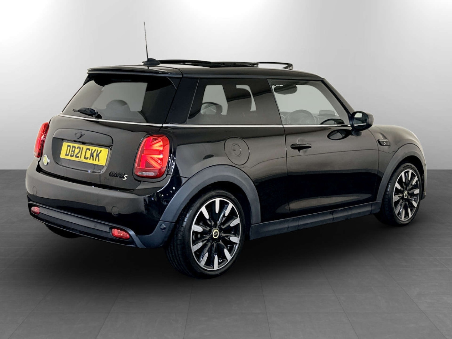 Used MINI Electric Hatch 2021 for sale - 77326110: Photo 8