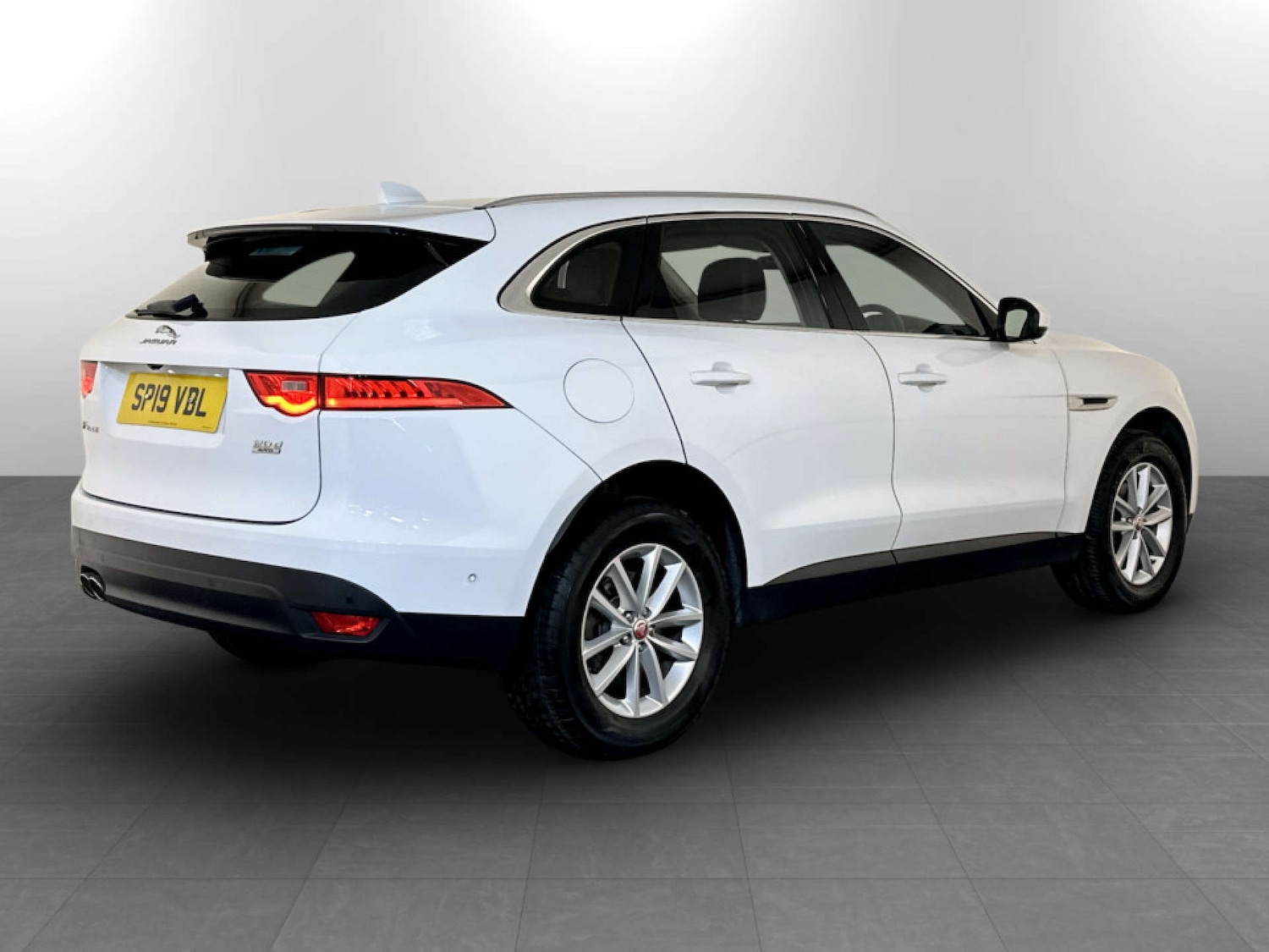 Used Jaguar F-Pace 2019 for sale - 77604012: Photo 10