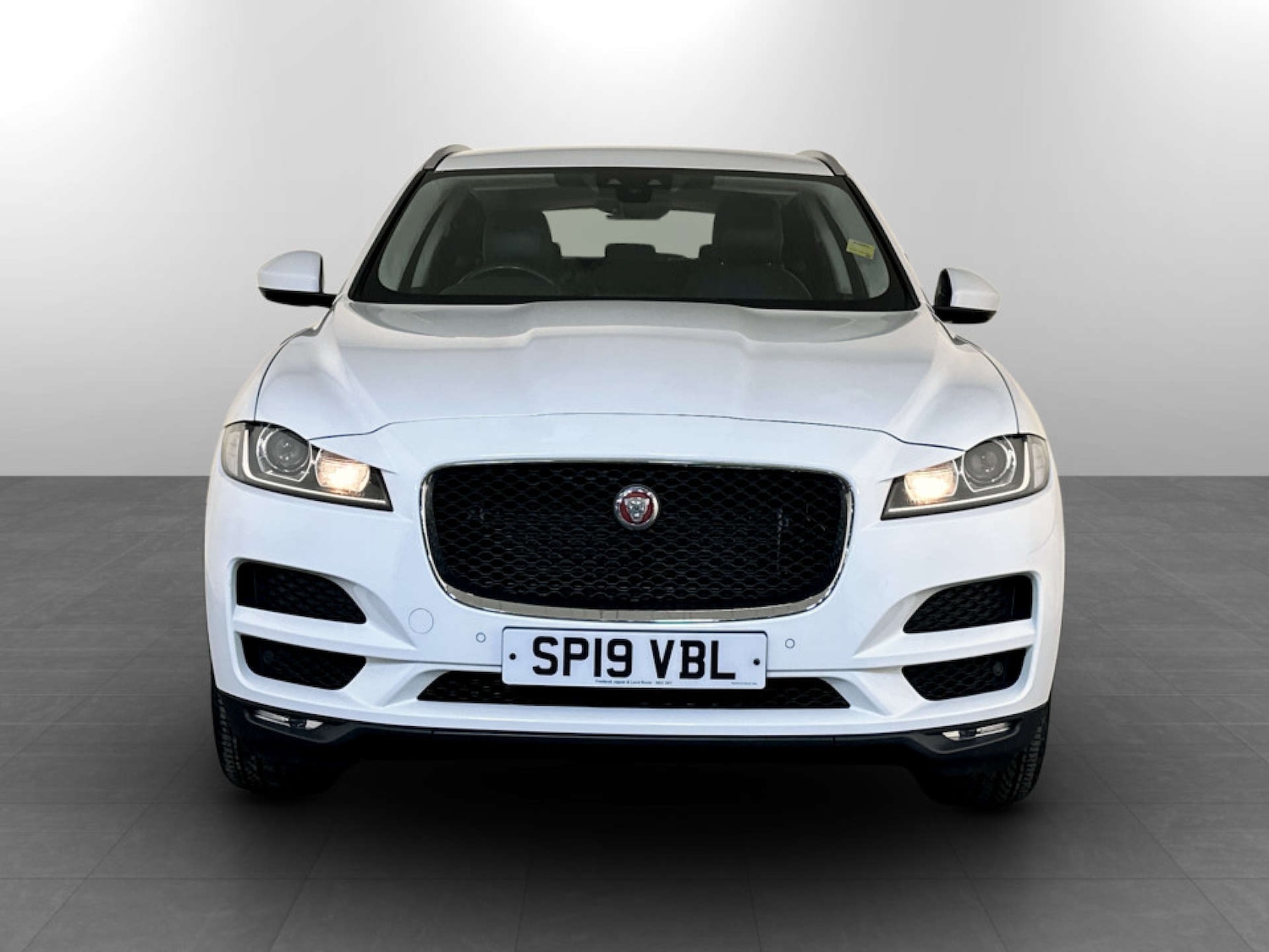Used Jaguar F-Pace 2019 for sale - 77604012: Photo 5