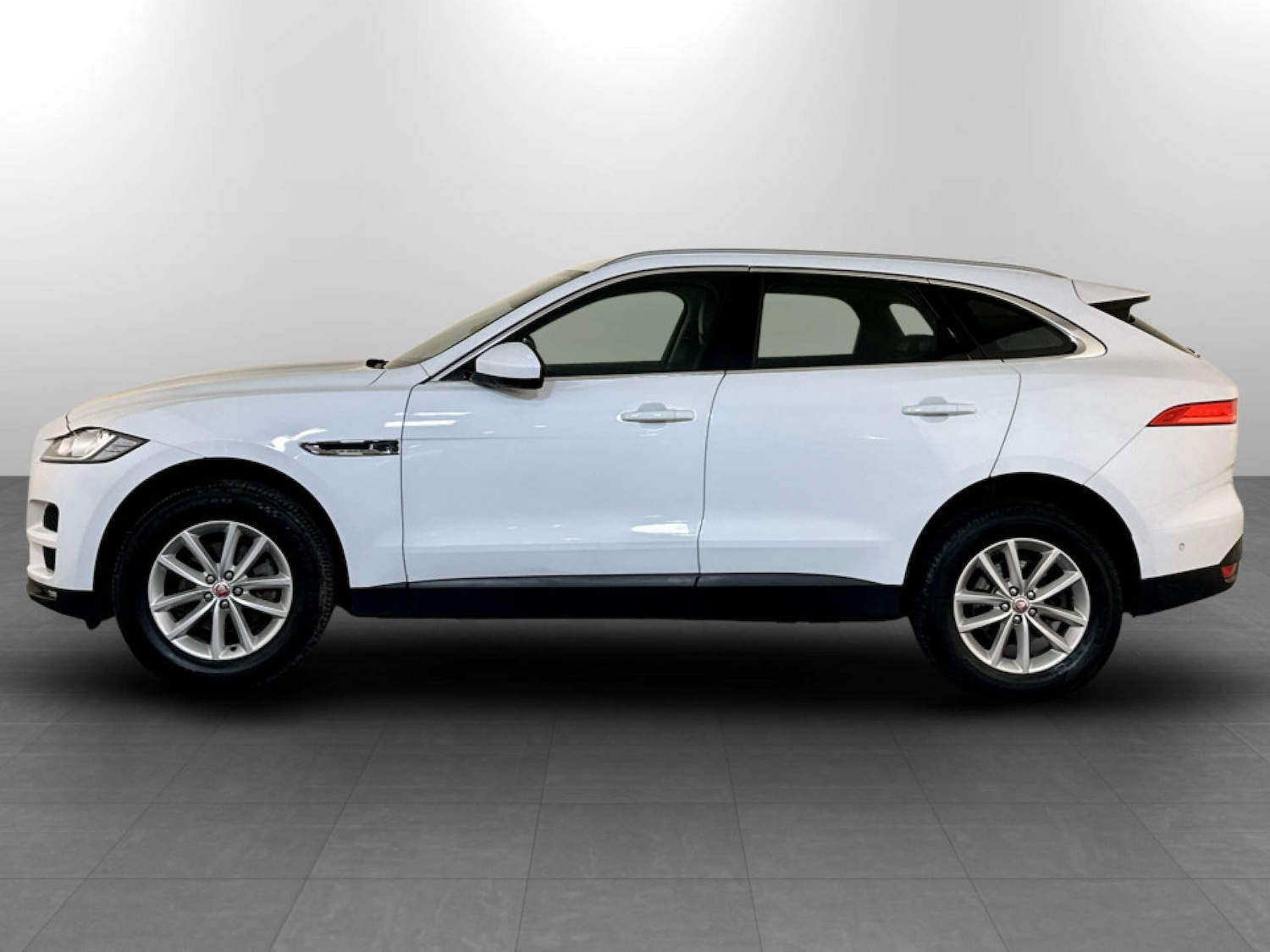 Used Jaguar F-Pace 2019 for sale - 77604012: Photo 7