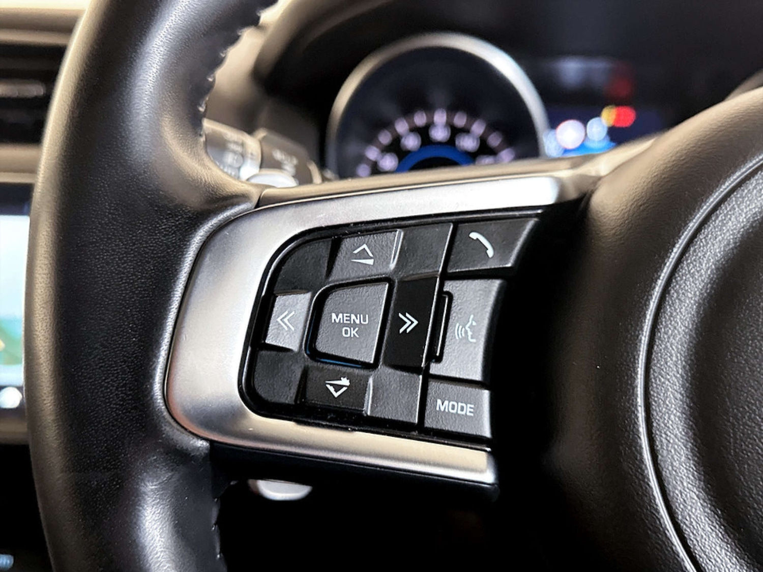 Used Jaguar F-Pace 2019 for sale - 77233568: Photo 17