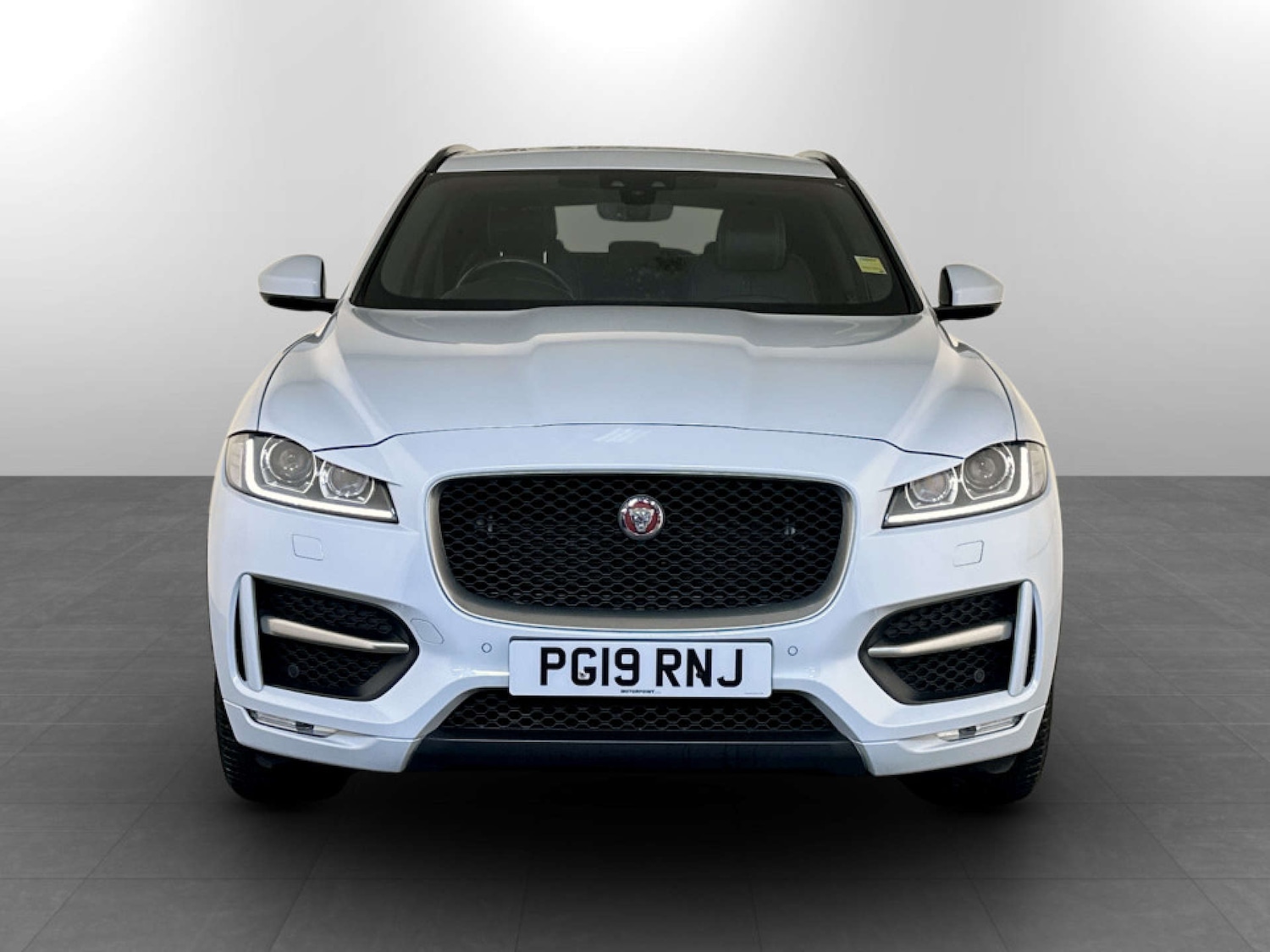 Used Jaguar F-Pace 2019 for sale - 77233568: Photo 5