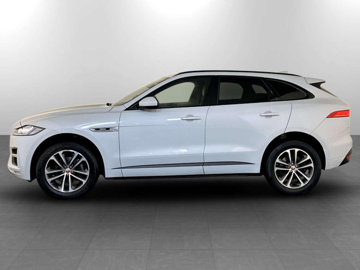Used Jaguar F-Pace 2019 for sale - 77233568: Photo 7