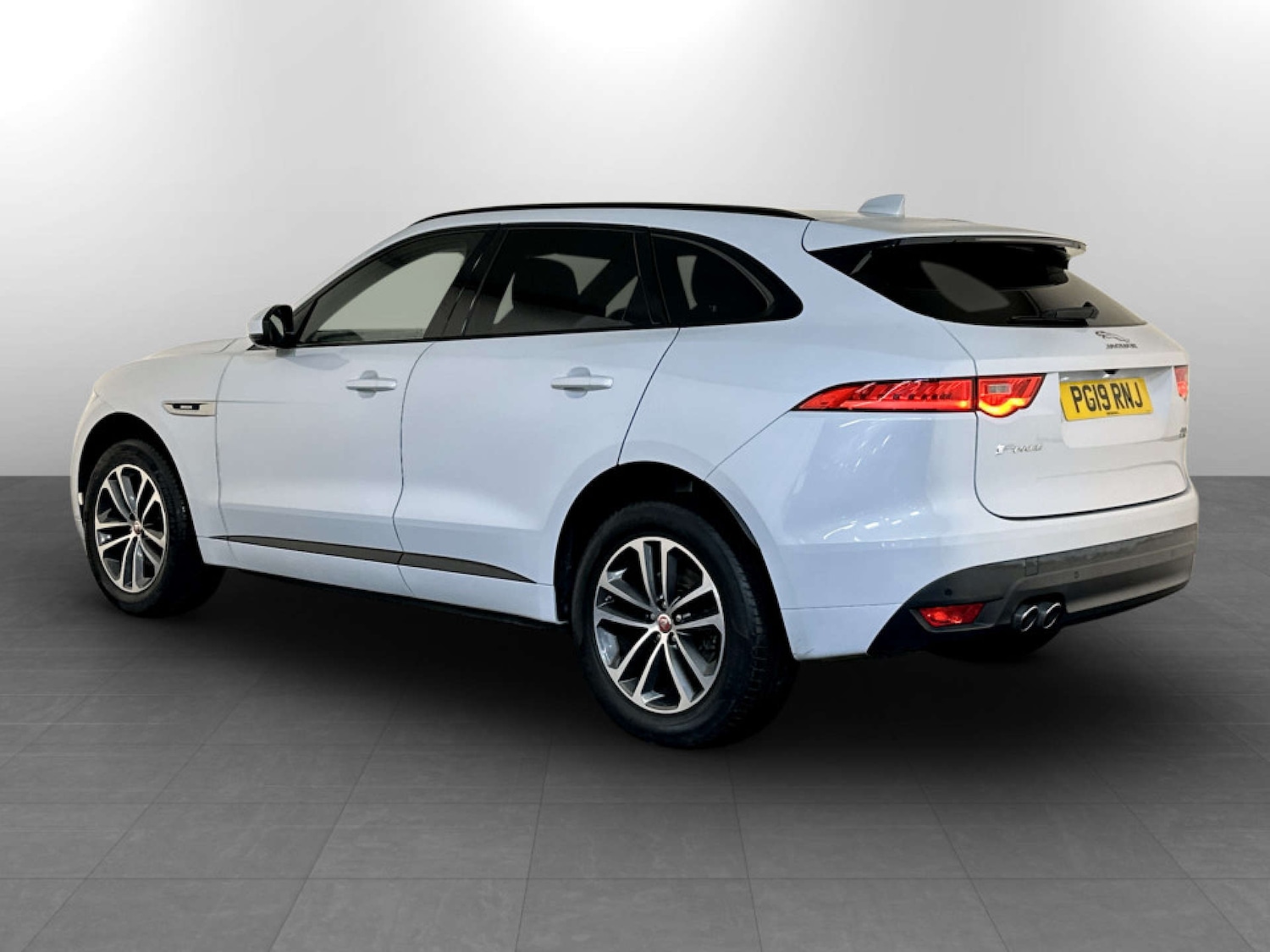 Used Jaguar F-Pace 2019 for sale - 77233568: Photo 8