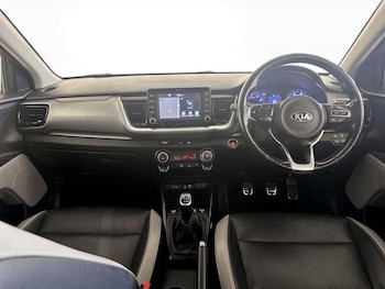 Used Kia Stonic 2019 for sale - 75711786: Photo