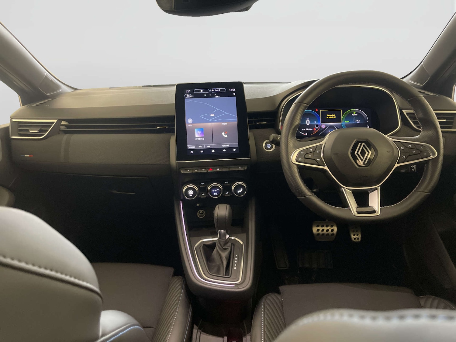 Used Renault Clio 2024 for sale - 77946324: Photo 3