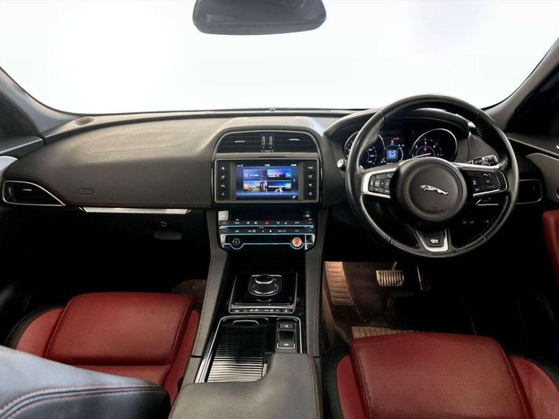 Used Jaguar F-Pace 2018 for sale - 76826025: Photo 3