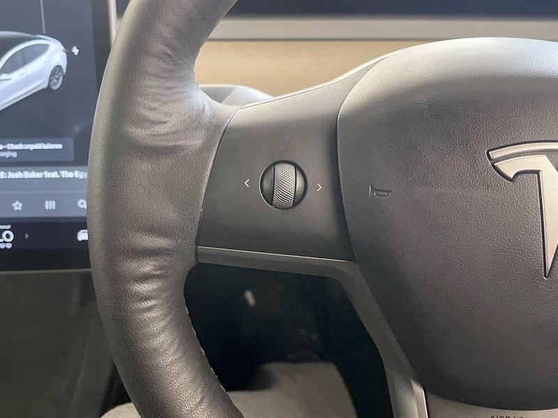 Used Tesla Model 3 2021 for sale - 76415852: Photo 17