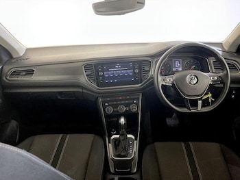 Used Volkswagen T-Roc 2019 for sale - 76494696: Photo