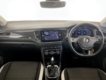 Used Volkswagen T-Roc 2019 for sale - 75638758: Photo