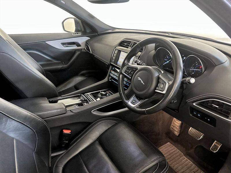 Used Jaguar F-Pace 2018 for sale - 76649734: Photo 16