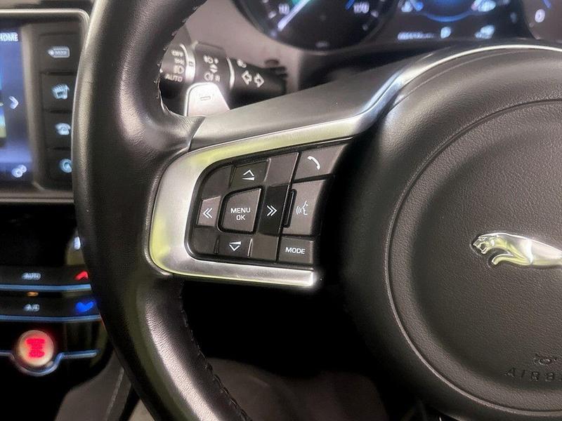 Used Jaguar F-Pace 2018 for sale - 76649734: Photo 18