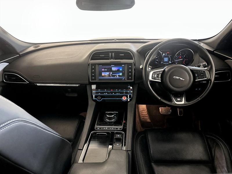 Used Jaguar F-Pace 2018 for sale - 76649734: Photo 3