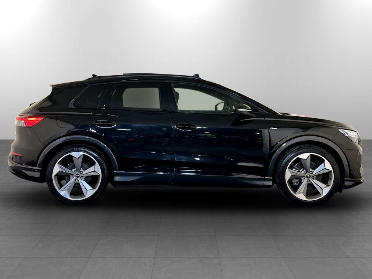 Used Audi Q4 e-tron 2023 for sale - 77775404: Photo 11