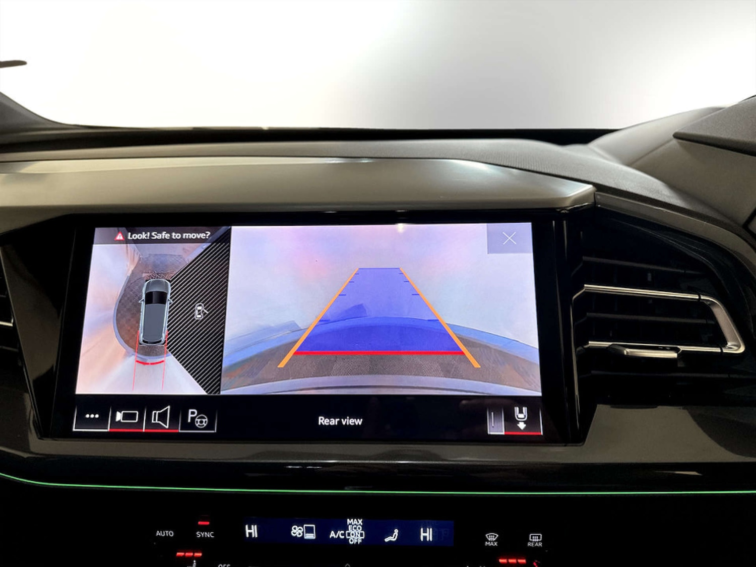 Used Audi Q4 e-tron 2023 for sale - 77775404: Photo 21