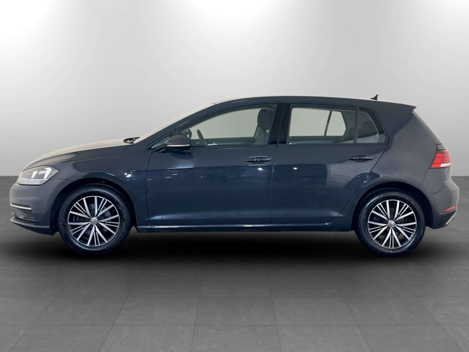 Used Volkswagen Golf 2018 for sale - 77618855: Photo 7
