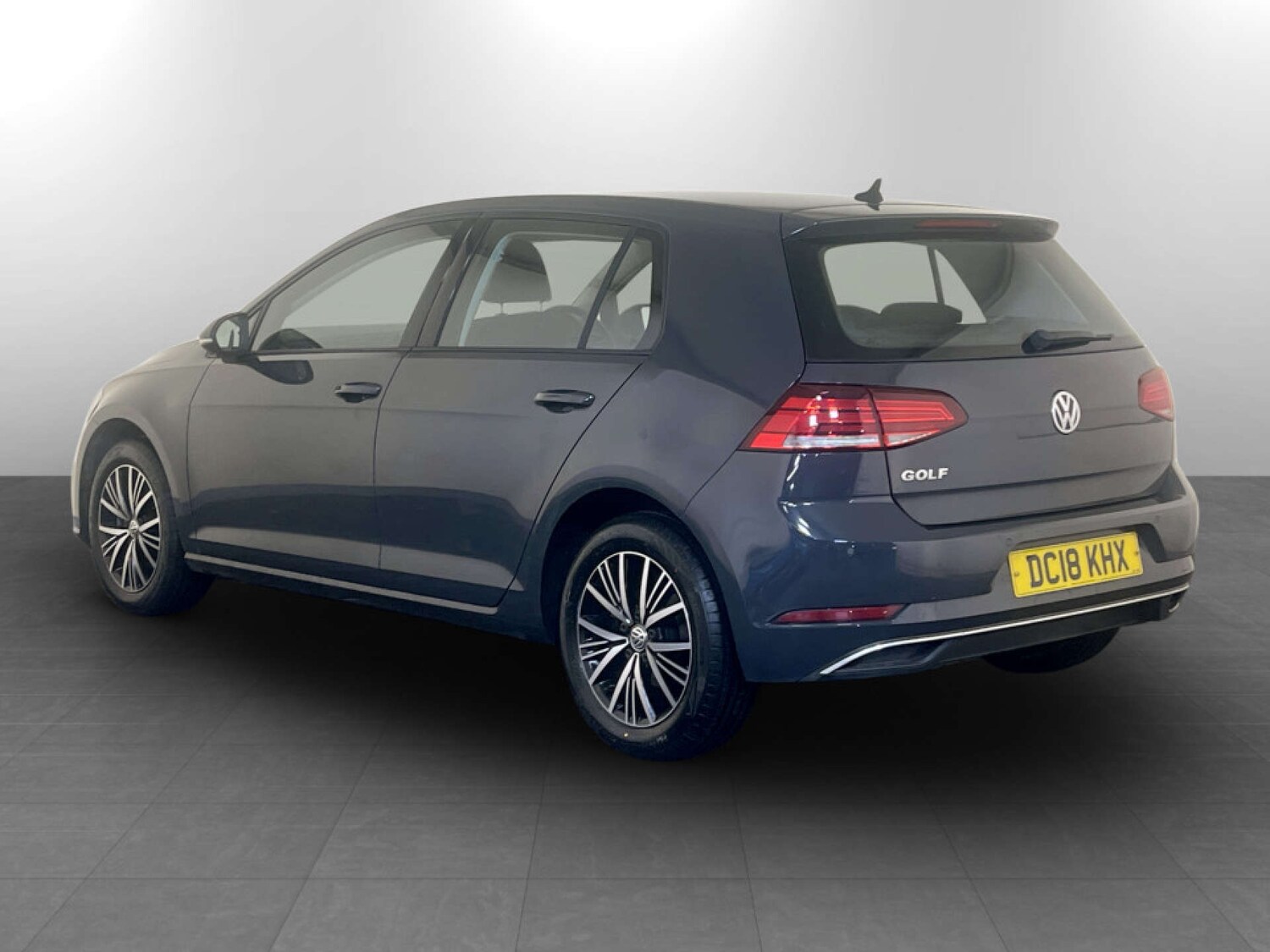 Used Volkswagen Golf 2018 for sale - 77618855: Photo 8