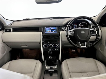 Used Land Rover Discovery Sport 2018 for sale - 75997403: Photo