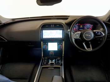 Used Jaguar XE 2020 for sale - 74338835: Photo
