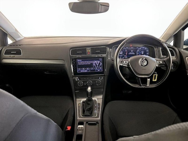 Used Volkswagen Golf 2018 for sale - 76228792: Photo 3