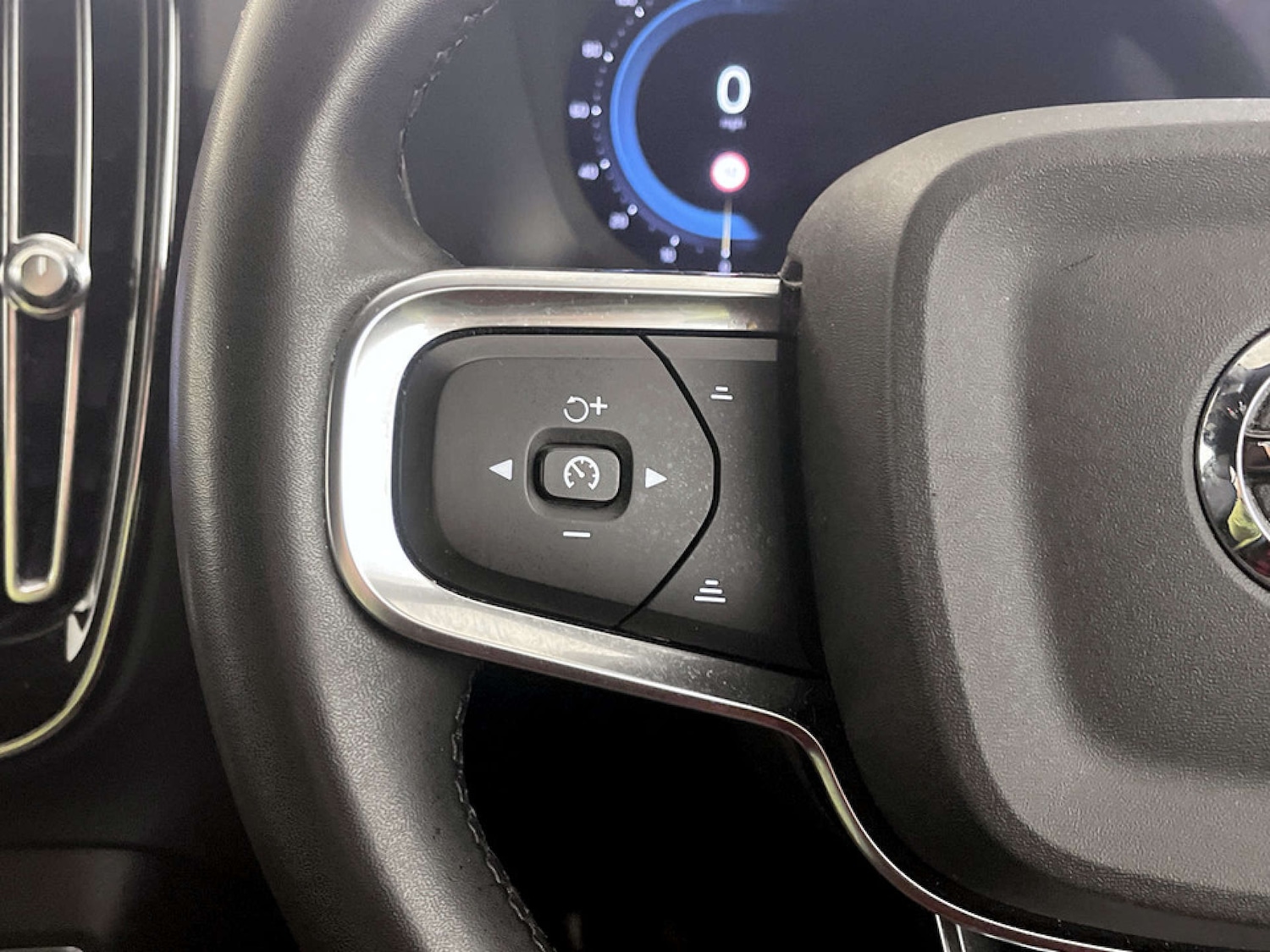 Used Volvo XC40 2022 for sale - 77555454: Photo 16