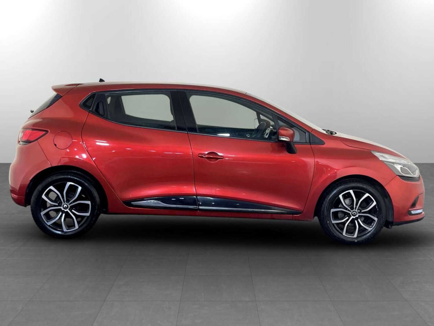 Used Renault Clio 2018 for sale - 77531849: Photo 11