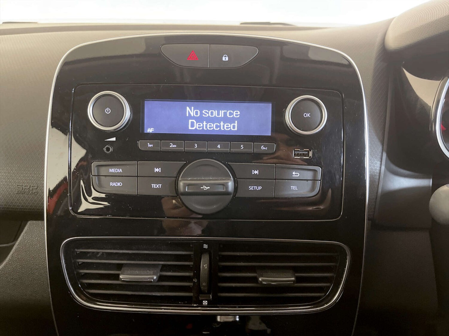 Used Renault Clio 2018 for sale - 77531849: Photo 22