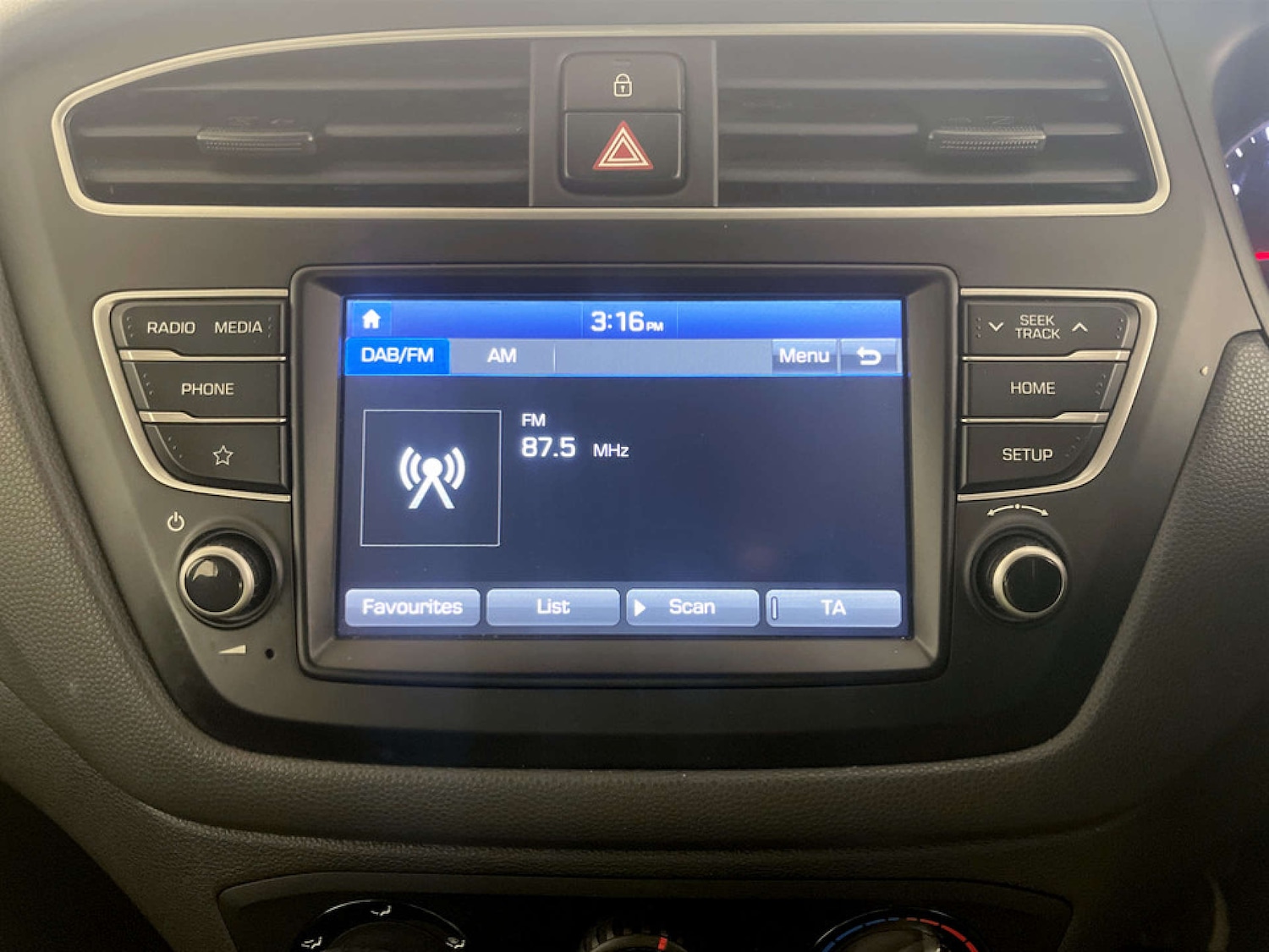 Used Hyundai i20 2019 for sale - 77609424: Photo 22