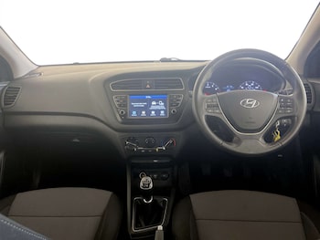 Used Hyundai i20 2019 for sale - 77609424: Photo
