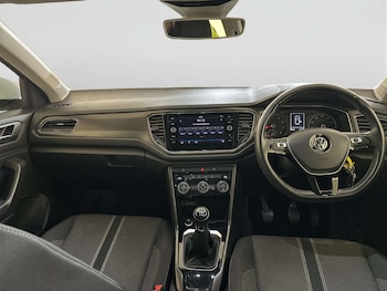 Used Volkswagen T-Roc 2019 for sale - 78436049: Photo