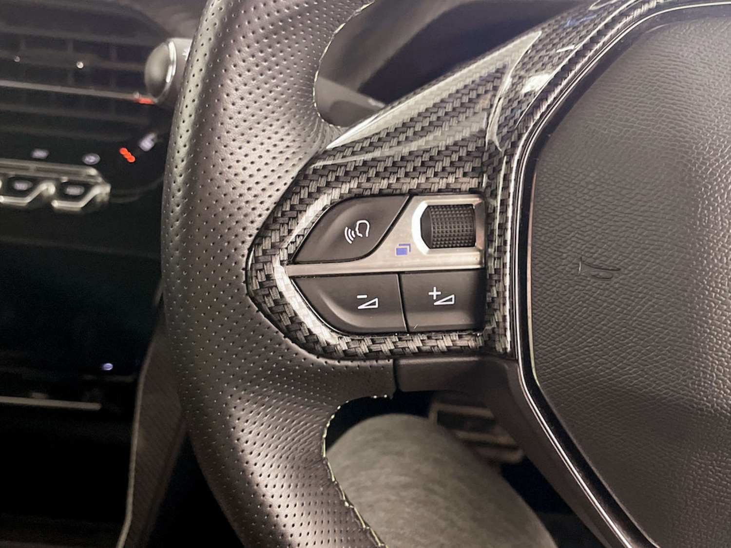 Used Peugeot 2008 2021 for sale - 77621947: Photo 18