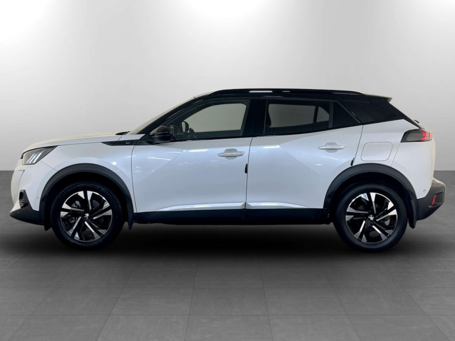 Used Peugeot 2008 2021 for sale - 77621947: Photo 8