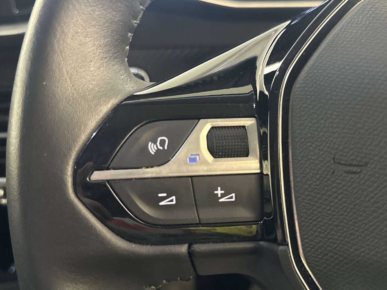 Used Peugeot 2008 2021 for sale - 77836434: Photo 18