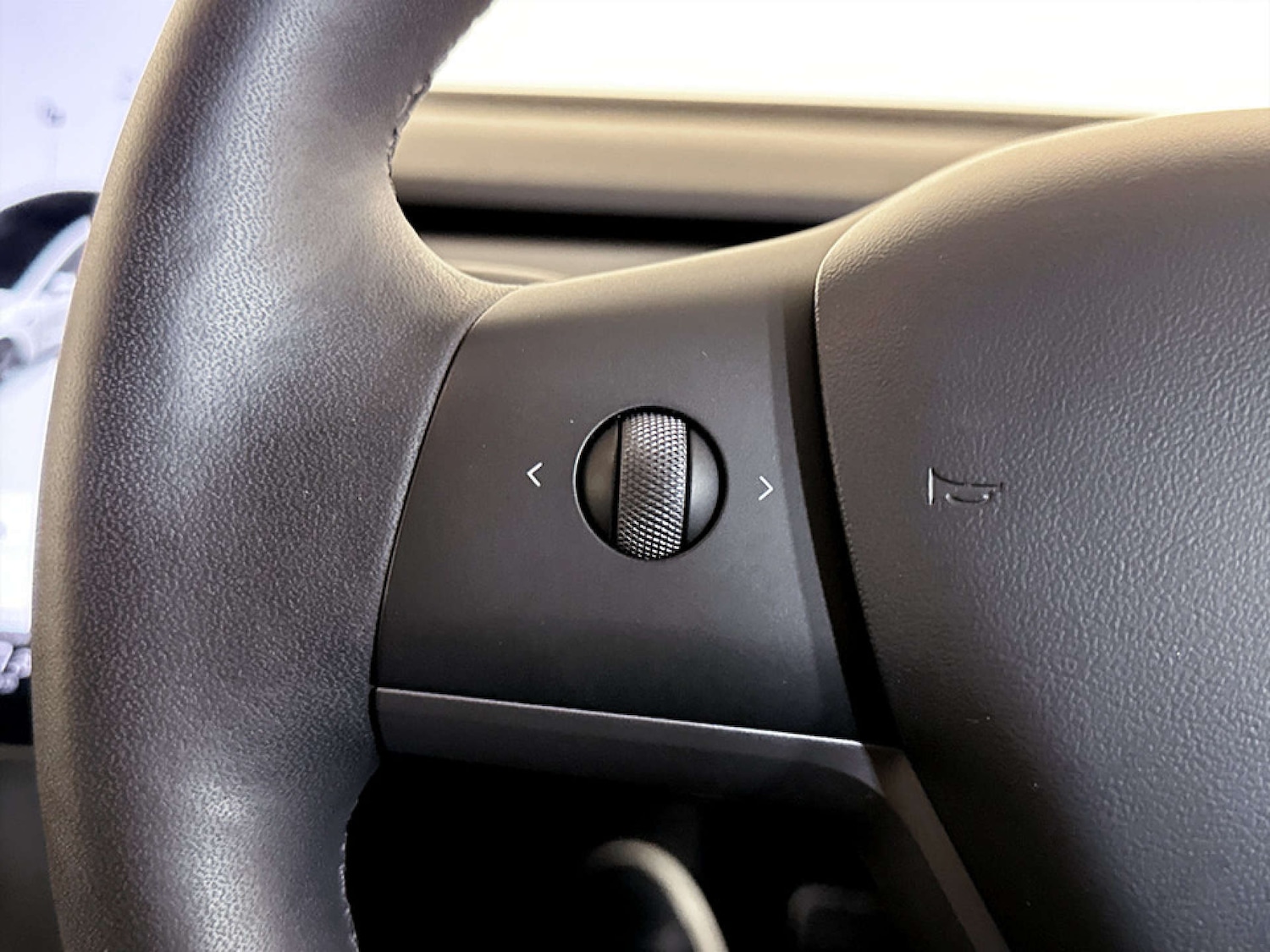 Used Tesla Model 3 2021 for sale - 77185000: Photo 17