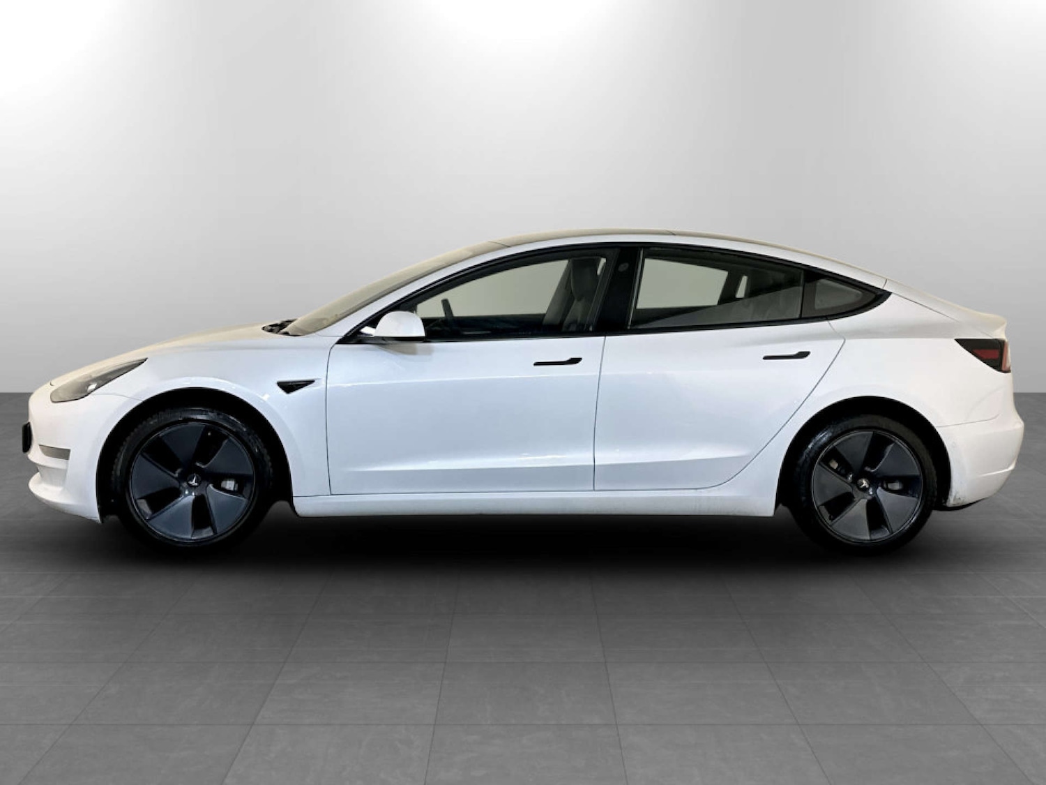 Used Tesla Model 3 2021 for sale - 77185000: Photo 7