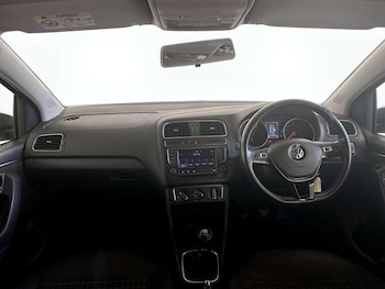 Used Volkswagen Polo 2016 for sale - 76888009: Photo