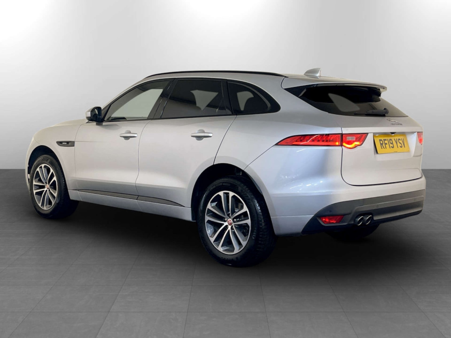 Used Jaguar F-Pace 2019 for sale - 77185352: Photo 8