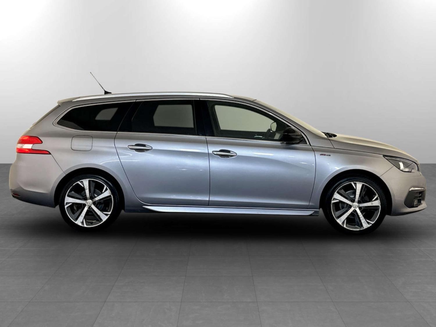 Used Peugeot 308 2018 for sale - 77380658: Photo 11