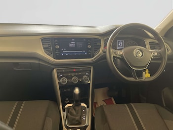 Used Volkswagen T-Roc 2020 for sale - 78598564: Photo