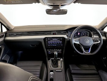 Used Volkswagen Passat 2022 for sale - 75711735: Photo