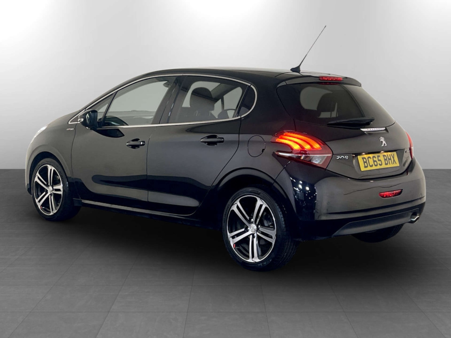 Used Peugeot 208 2015 for sale - 77494154: Photo 8
