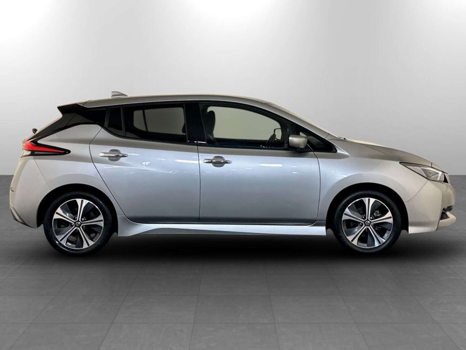 Used Nissan Leaf 2021 for sale - 77690697: Photo 11