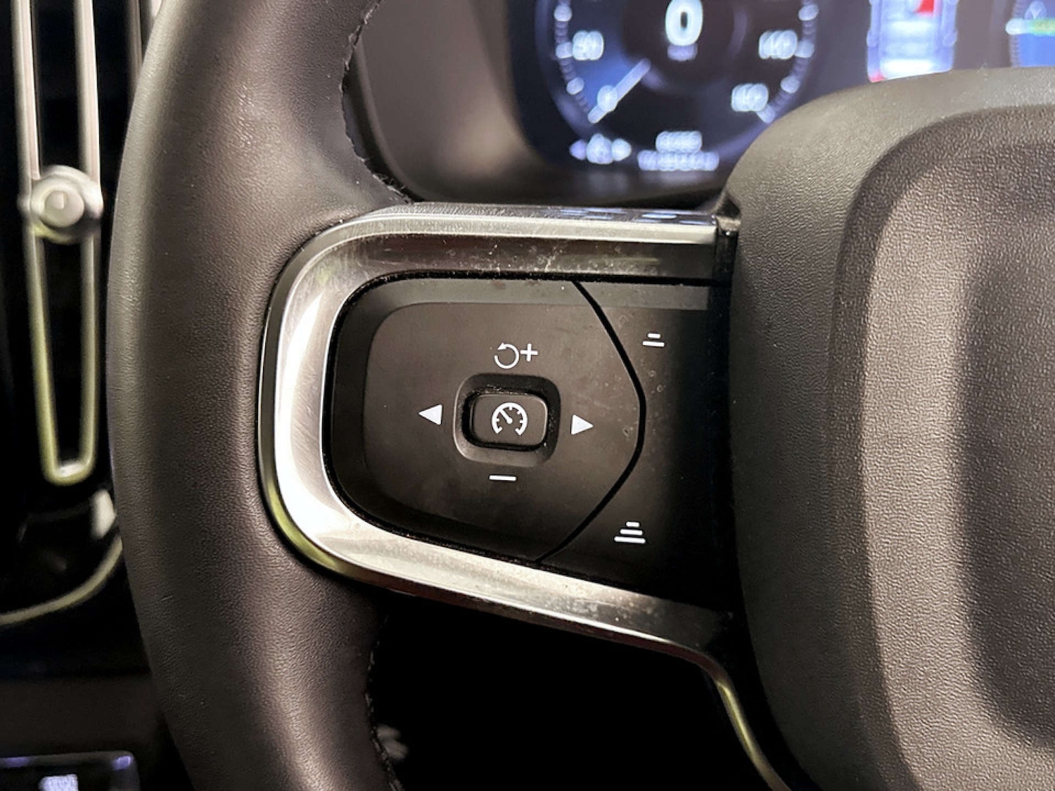 Used Volvo XC40 2022 for sale - 77227808: Photo 17