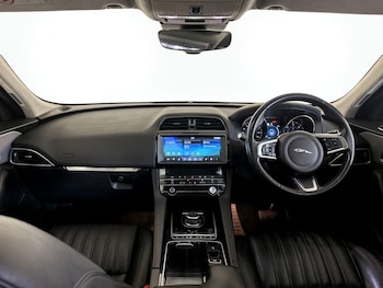 Used Jaguar F-Pace 2019 for sale - 75653069: Photo