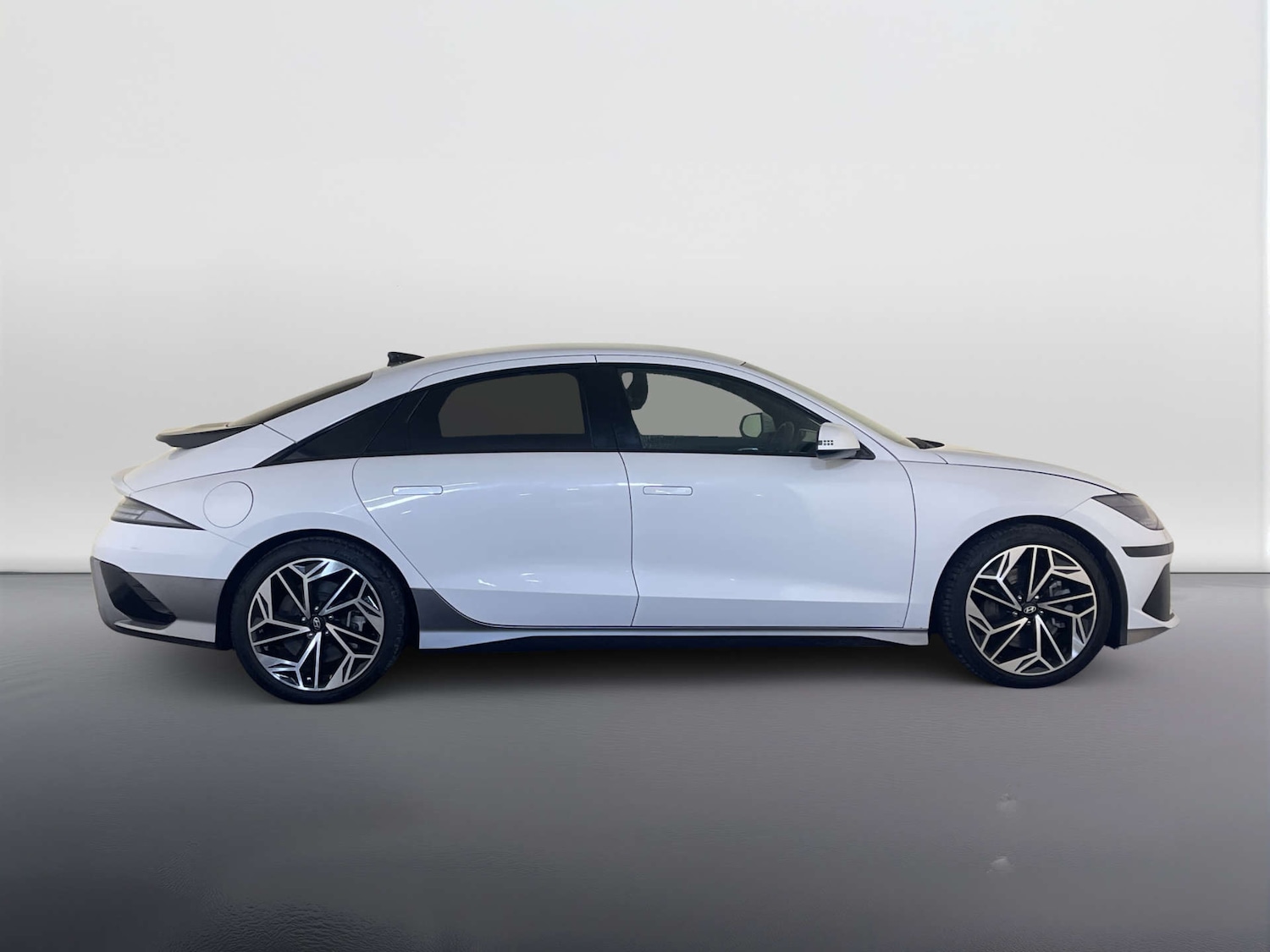 Used Hyundai IONIQ 6 2024 for sale - 78016505: Photo 11