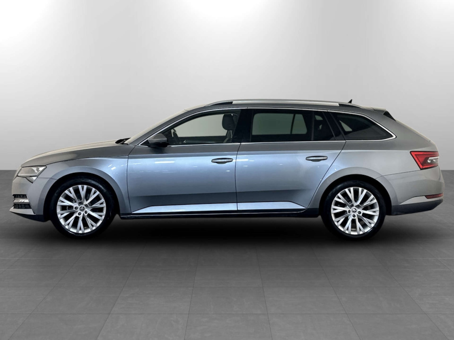 Used Skoda Superb 2021 for sale - 77328636: Photo 7