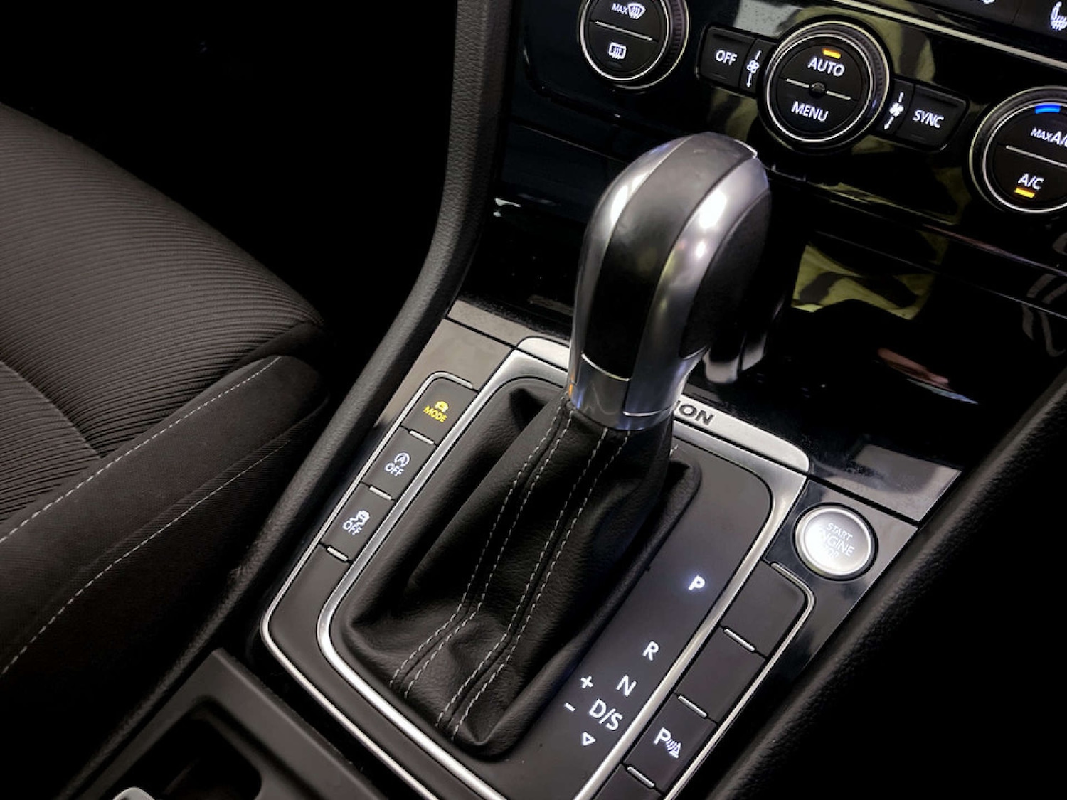 Used Volkswagen Golf 2019 for sale - 77249276: Photo 25