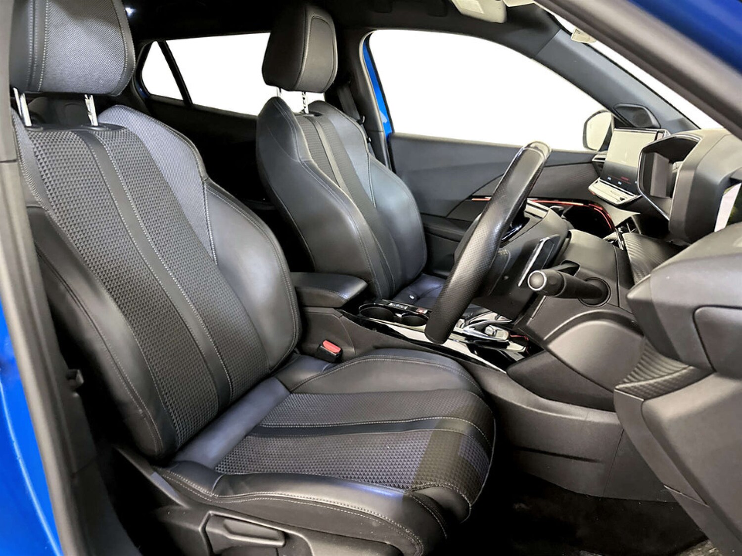 Used Peugeot 2008 2021 for sale - 77621888: Photo 13