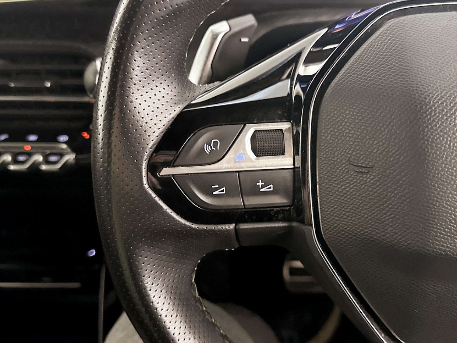 Used Peugeot 2008 2021 for sale - 77621888: Photo 17